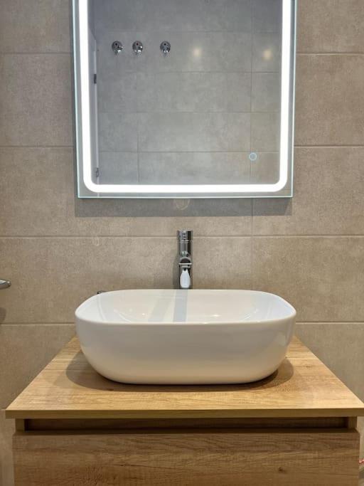 Moderno Apartamento Con Terraza En La Azotea Ρόζες Εξωτερικό φωτογραφία